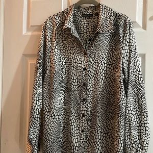 Pamela Dennis long sleeved animal print blouse size L